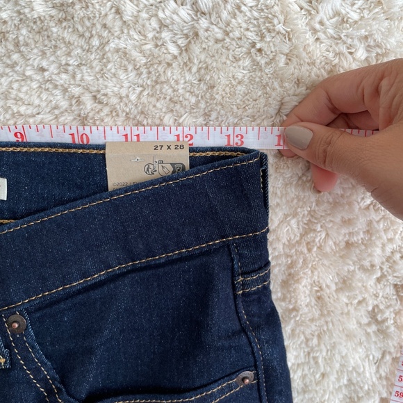 BNWT Levis Jeans Womens Size 27 Blue 724 High Rise Straight Denim - Picture 6 of 13